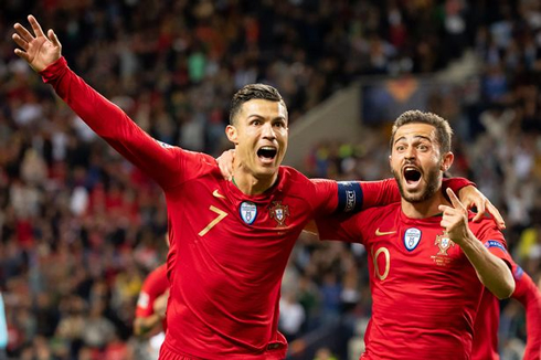 Cristiano Ronaldo and Bernardo Silva