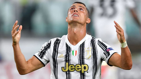 Cristiano Ronaldo shocked with a miss