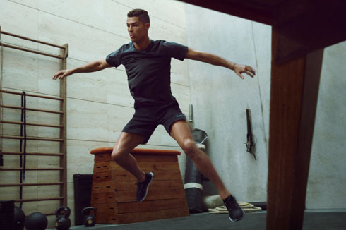 Cristiano Ronaldo working hard at the gym