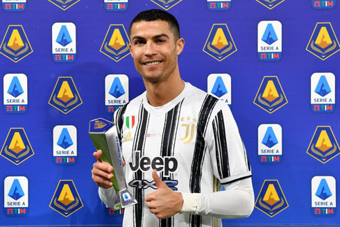 Cristiano Ronaldo winning awards in the Serie A