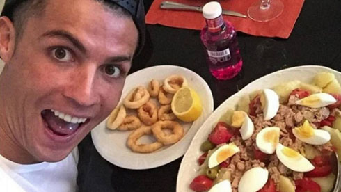 Cristiano Ronaldo eating healthy