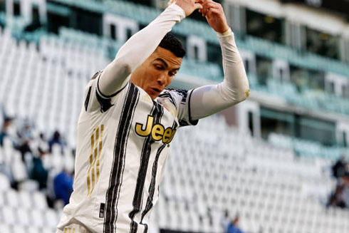Cristiano Ronaldo does his trademark goal celebration in Juventus