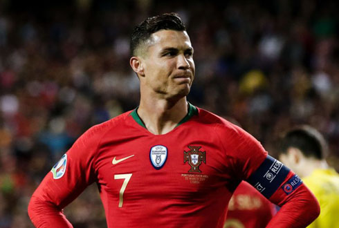 Cristiano Ronaldo skeptical look in Portugal