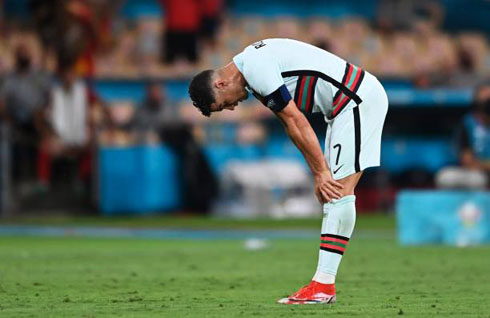 Cristiano Ronaldo exhausted in the EURO 2020