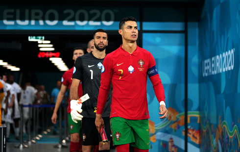 Cristiano Ronaldo leading his teammates to an EURO 2020 game