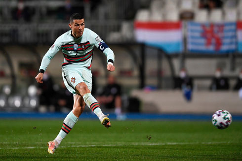 Cristiano Ronaldo free-kick attempt
