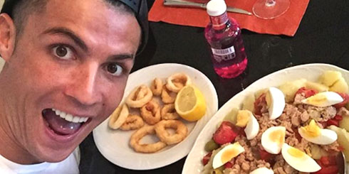 Cristiano Ronaldo eating well