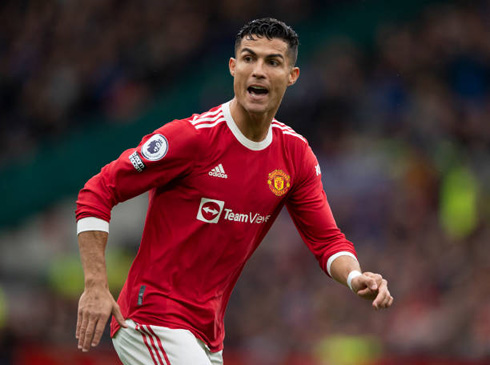 Cristiano Ronaldo wearing Man United shirt in 2021-2022