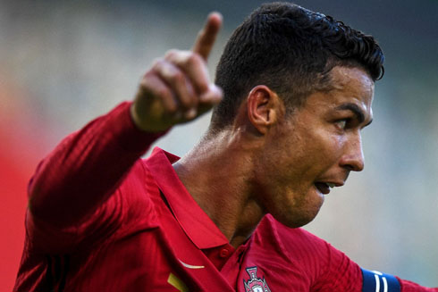 Cristiano Ronaldo scores for Portugal