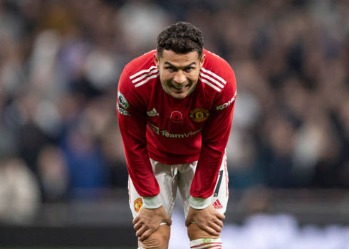 Cristiano Ronaldo tired during a game for United