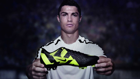Cristiano Ronaldo displaying the Vapor Superfly Nike boot