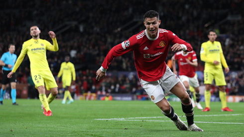 Cristiano Ronaldo scores against Villarreal in the Champions League