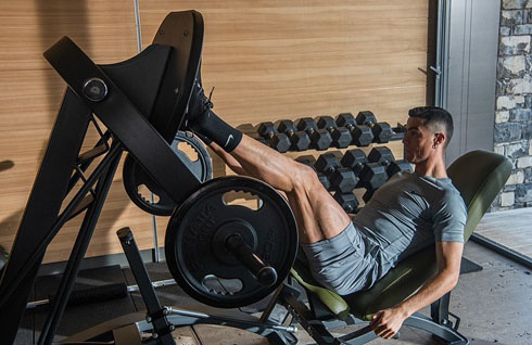 Cristiano Ronaldo leg day in the gym