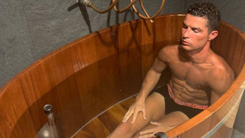 Cristiano Ronaldo taking a bath to recover