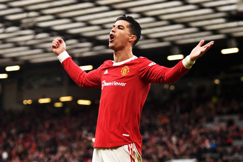 Cristiano Ronaldo scores for Man United