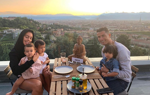 Cristiano Ronaldo with his girlfriend Georgina and his kids