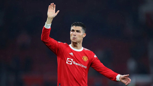 Cristiano Ronaldo waving at fans