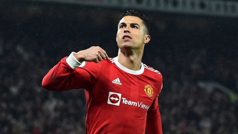 Cristiano Ronaldo claiming credits in United game