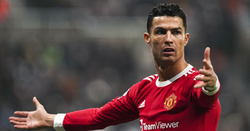 Cristiano Ronaldo complaining at United