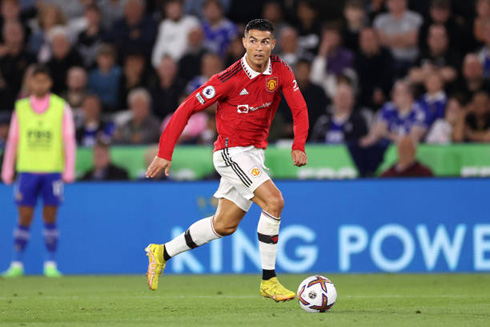 Cristiano Ronaldo moving the ball forward in match against Leicester City