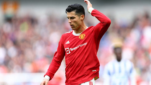 Cristiano Ronaldo complaining during a game