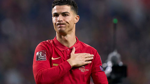 Cristiano Ronaldo tapping his heart