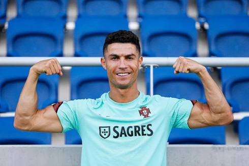 Cristiano Ronaldo showing off his muscles