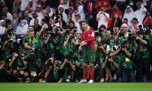 Cristiano Ronaldo in front of photographers at World Cup