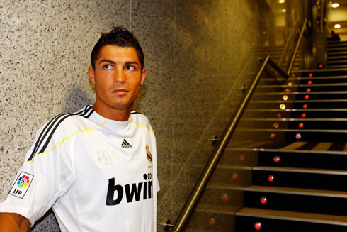 Cristiano Ronaldo before being presented at the Bernabéu in 2009