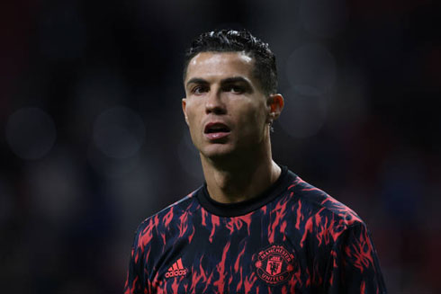 Cristiano Ronaldo in a Man United training jersey
