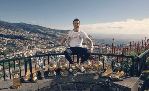 Cristiano Ronaldo picture with Ballon d'Ors in Madeira
