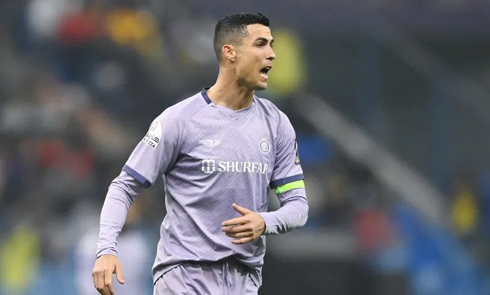 Cristiano Ronaldo playing for Al Nassr with the alternative uniform