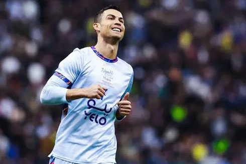 Cristiano Ronaldo playing in Saudi Arabia in blue shirt