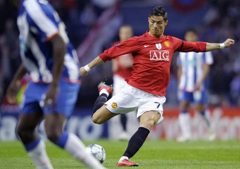 Cristiano Ronaldo shot and goal in FC Porto vs Man United in 2008