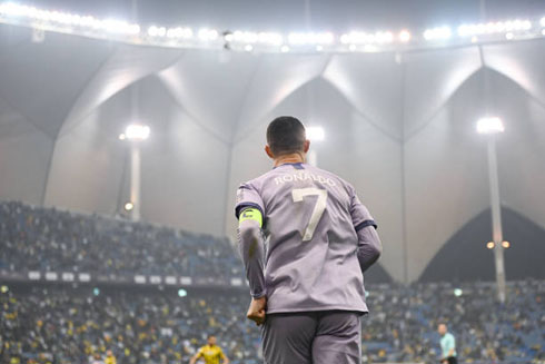 Cristiano Ronaldo joining the game in Saudi Arabia wearing a grey uniform