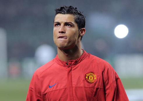 Cristiano Ronaldo focusing ahead of a match for Manchester United in 2008