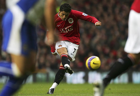 Cristiano Ronaldo free kick goal in Manchester United vs Portsmouth in the Premier League