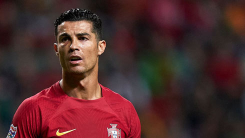 Cristiano Ronaldo playing with the Portuguese colors