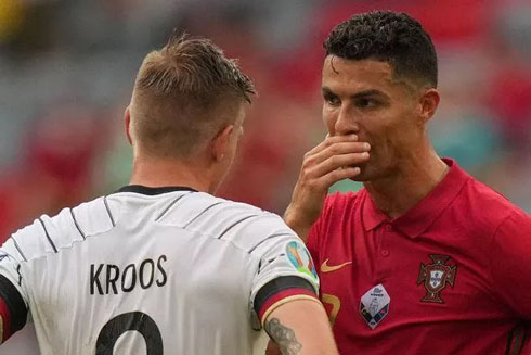 Cristiano Ronaldo telling secrets to Kroos in Portugal vs Germany