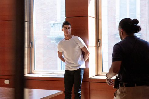 Cristiano Ronaldo posing for a photo at the University