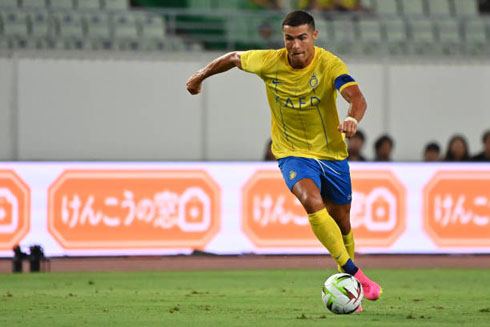 Cristiano Ronaldo moving the ball forward in Al Nassr pre-season game