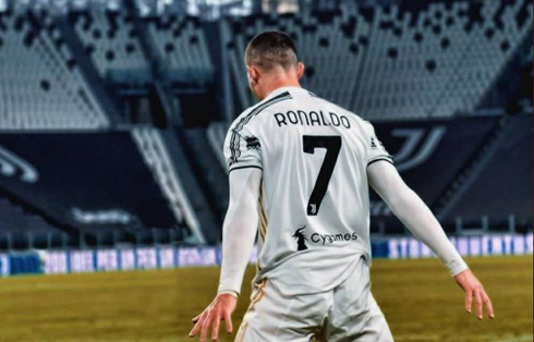 Cristiano Ronaldo does his trademark goal celebration siuu in Turin