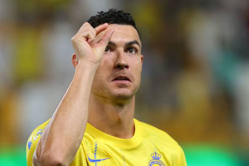 Cristiano Ronaldo making gesture for small distance