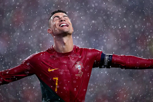 Cristiano Ronaldo thanking the rain in Portugal game