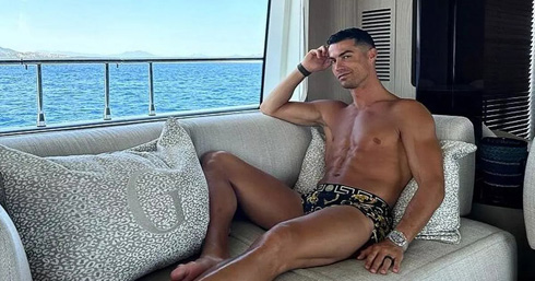 Cristiano Ronaldo timeoff in his yacht
