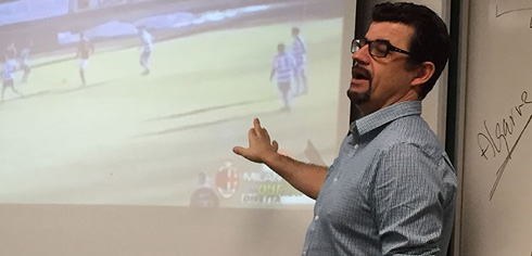 Professor Luis Aguiar lecturing in a Ronaldo course in Canada University