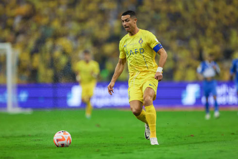 Cristiano Ronaldo in all yellow kit for Al Nassr