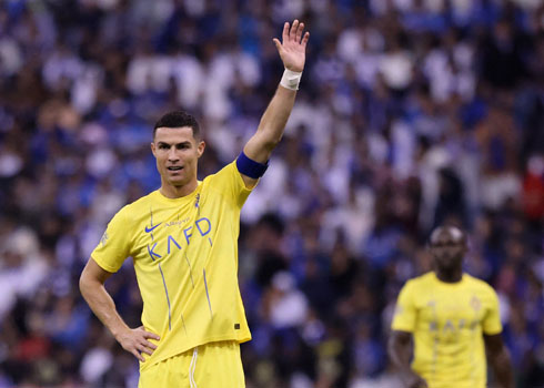 Cristiano Ronaldo raising his hand in Al Nassr