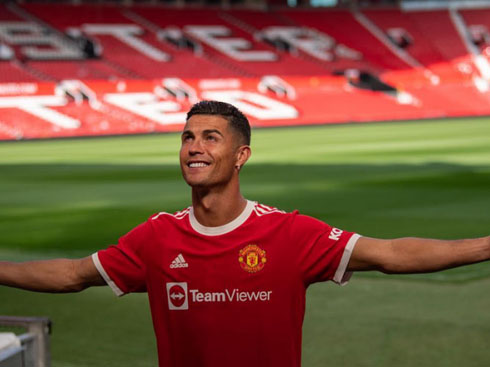 Cristiano Ronaldo returns to Manchester United