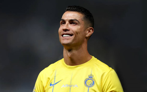 Cristiano Ronaldo big smile in Al Nassr lineup